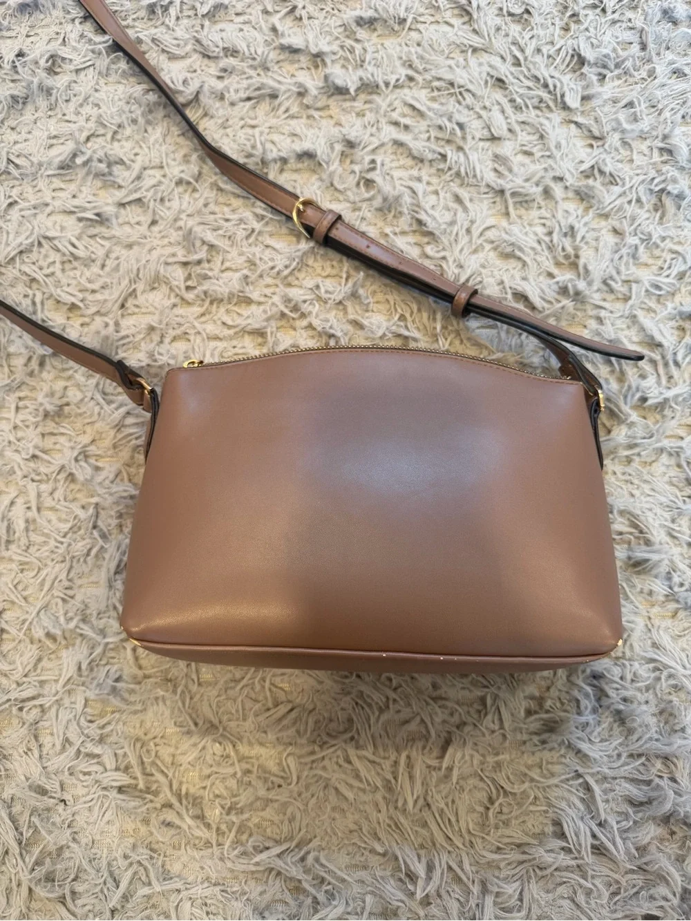 Women's Classic Brown Crossbody Bag - Sleek Everyday Shoulder Bag
